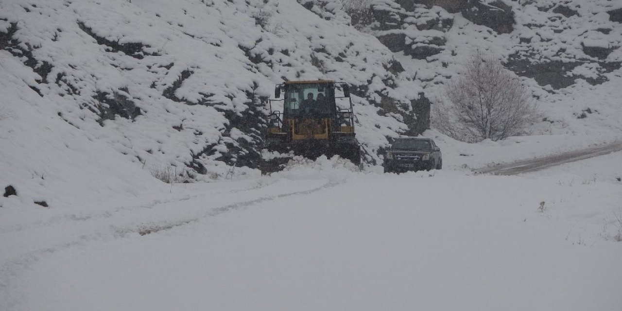 Muş’ta 22 Köy Yolu Ulaşıma Kapandı