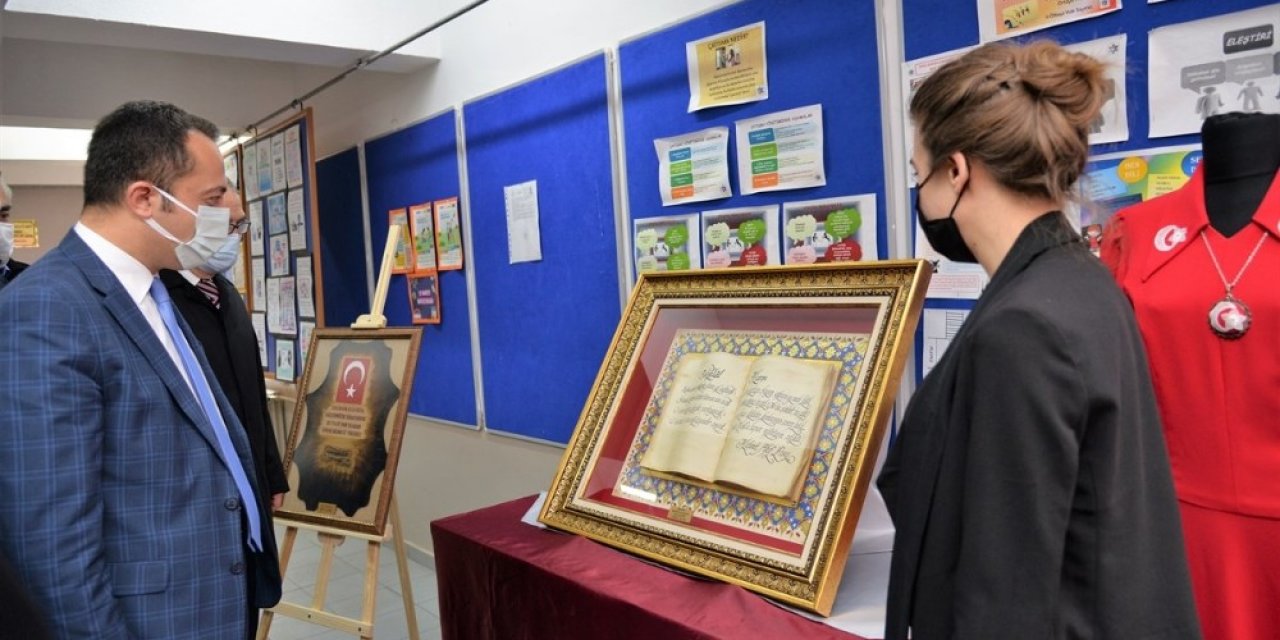 ’mehmet Akif Ersoy’ Sergisi Göz Kamaştırdı
