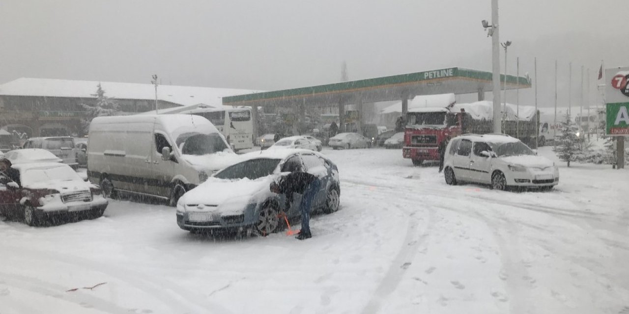 Antalya-konya Karayolunda Kar Sebebiyle Felç Olan Trafik Normale Döndü