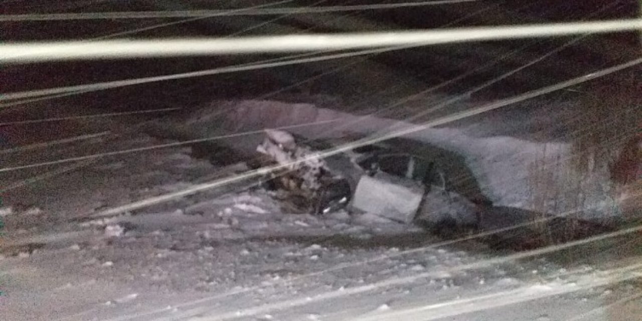 Yoldan Çıkan Otomobil Dereye Düştü: 1 Yaralı