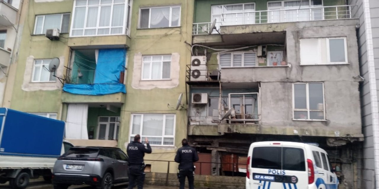 Apartmanın Deposundan Çalınan Demir Kapı Ekipleri Harekete Geçirdi