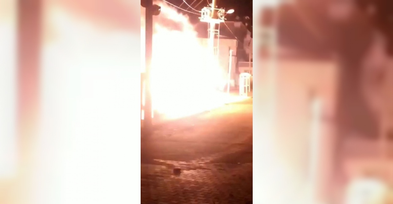 Siirt’te elektrik trafosu bomba gibi patladı