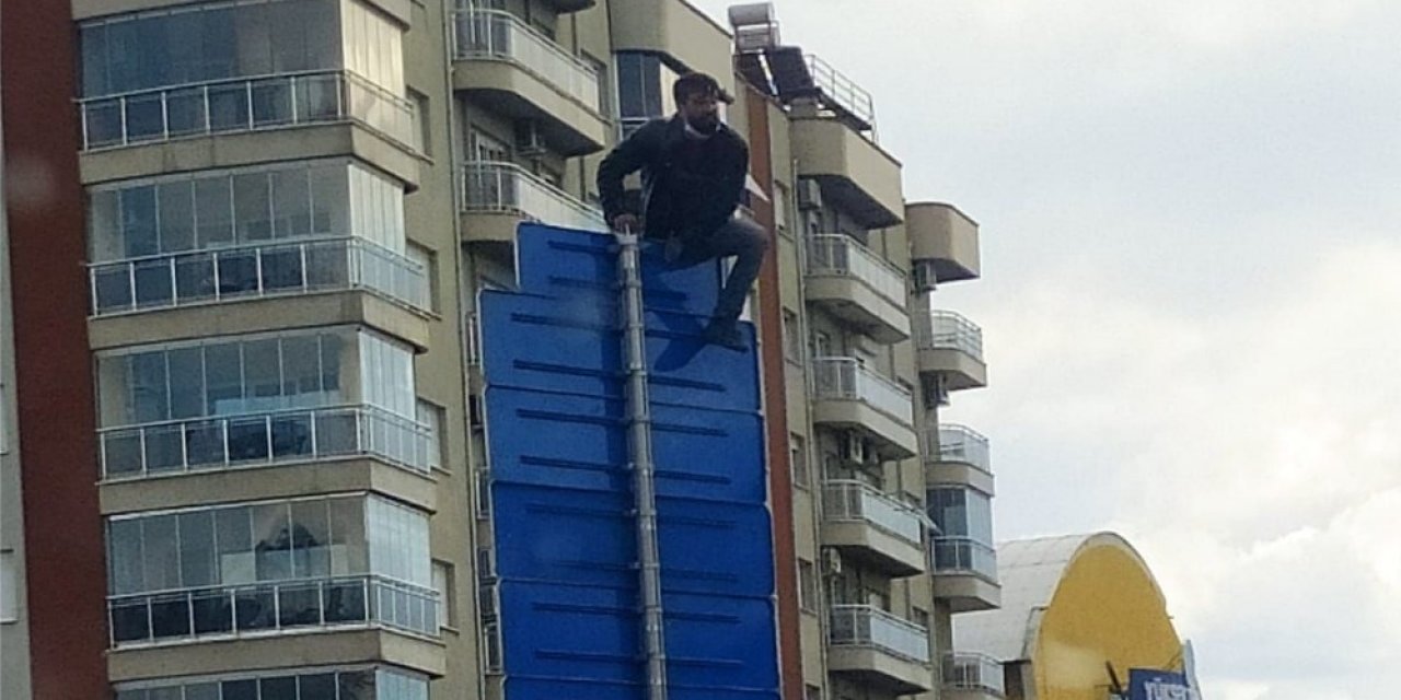 Trafik Tabelasına Çıkıp, Aşağı Atlamaya Çalıştı
