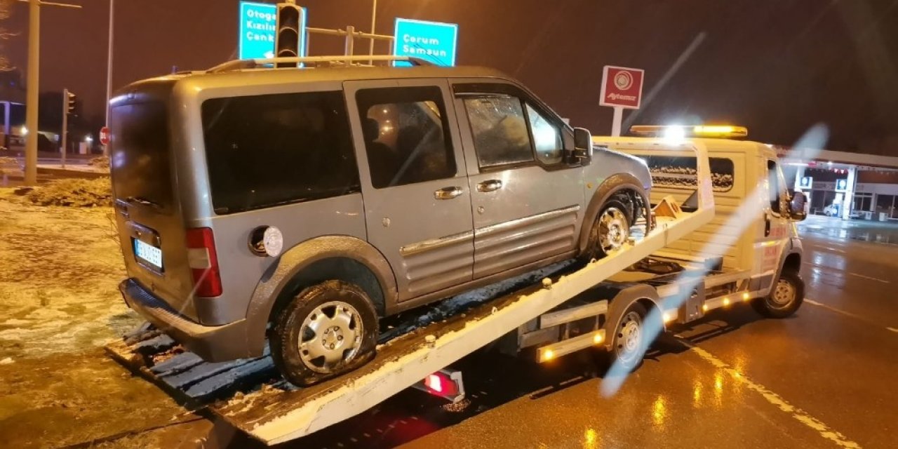 Kar Yağışı Kazaları Beraberinde Getirdi