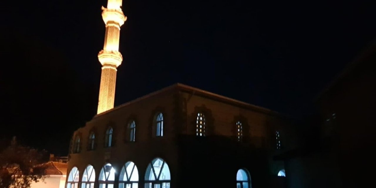 Bünyanosmaniye Camisi Işıl Işıl Oldu