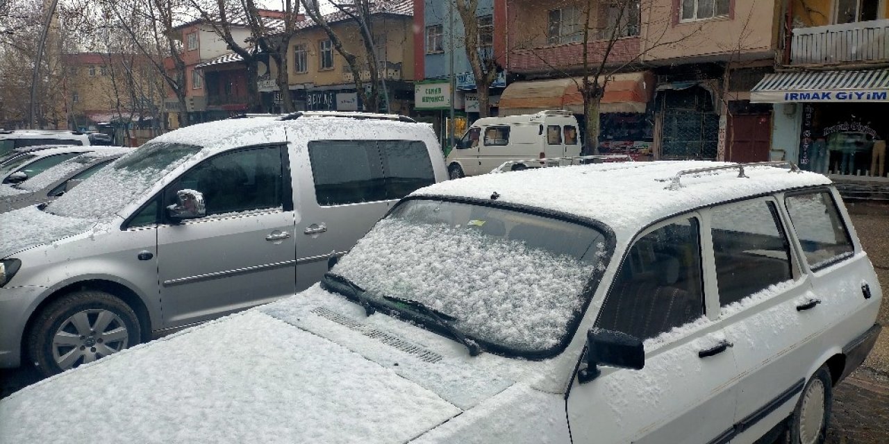 Gölbaşı’nda Kar Yağışı Başladı