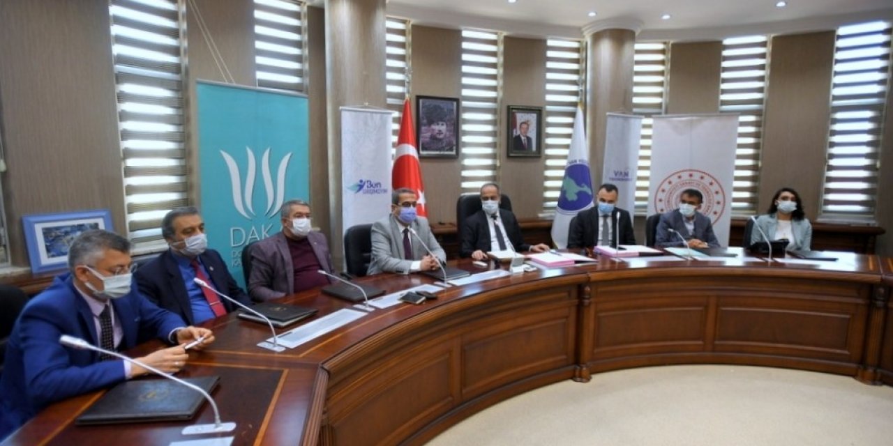 Van Yyü’de ‘girişimcilik Ve İ̇ş Fikri Yarışması İ̇şbirliği Protokolü’ İmzalandı