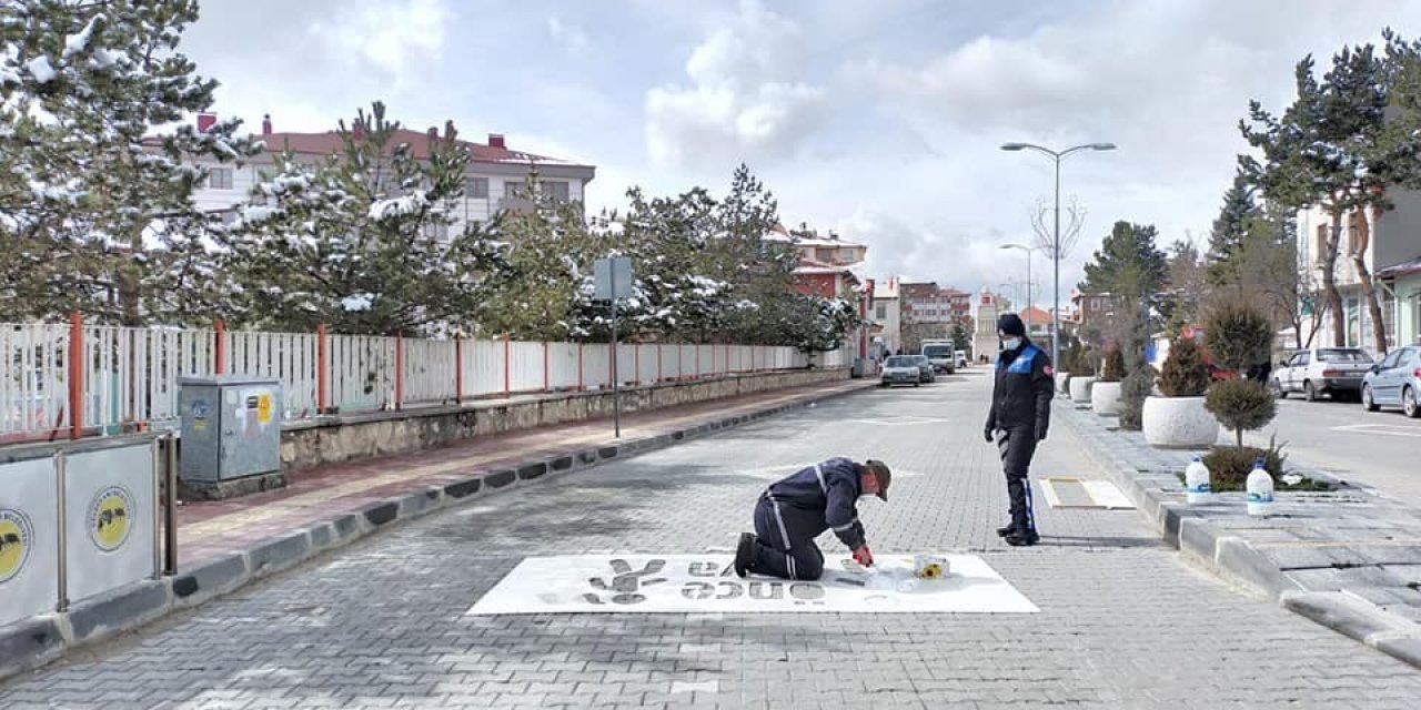 Trafikte ‘yaya Önceliği’ İçin Çizgiler Çizildi