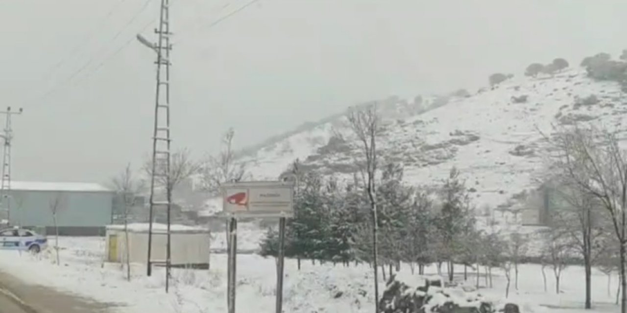 Mazıdağı Güne Karla Uyandı