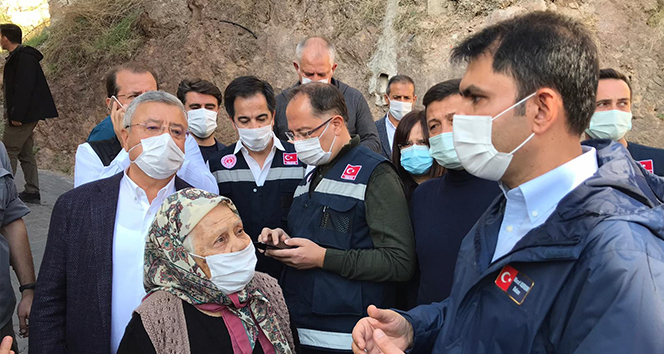 Bakan Kurum: 'Evlerine kaya düşme riski olan vatandaşların taşınma süreci başladı'