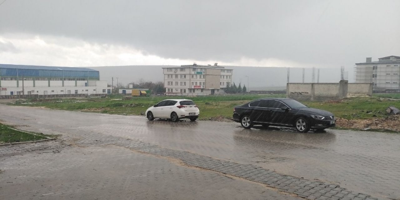 Yavuzeli’ni Dolu Vurdu