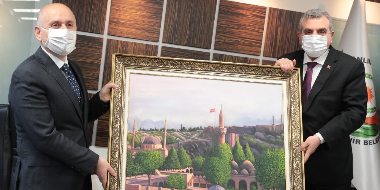 Ulaştırma Bakanı Karaismailoğlu, Beyazgül’ü Makamında Ziyaret Etti