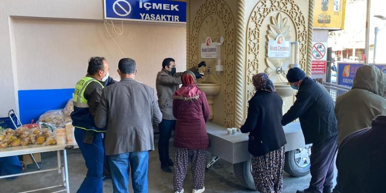 Bucak’ta İ̇kram Çeşmesi’nden Su Yerine Tarhana Çorbası Akıyor