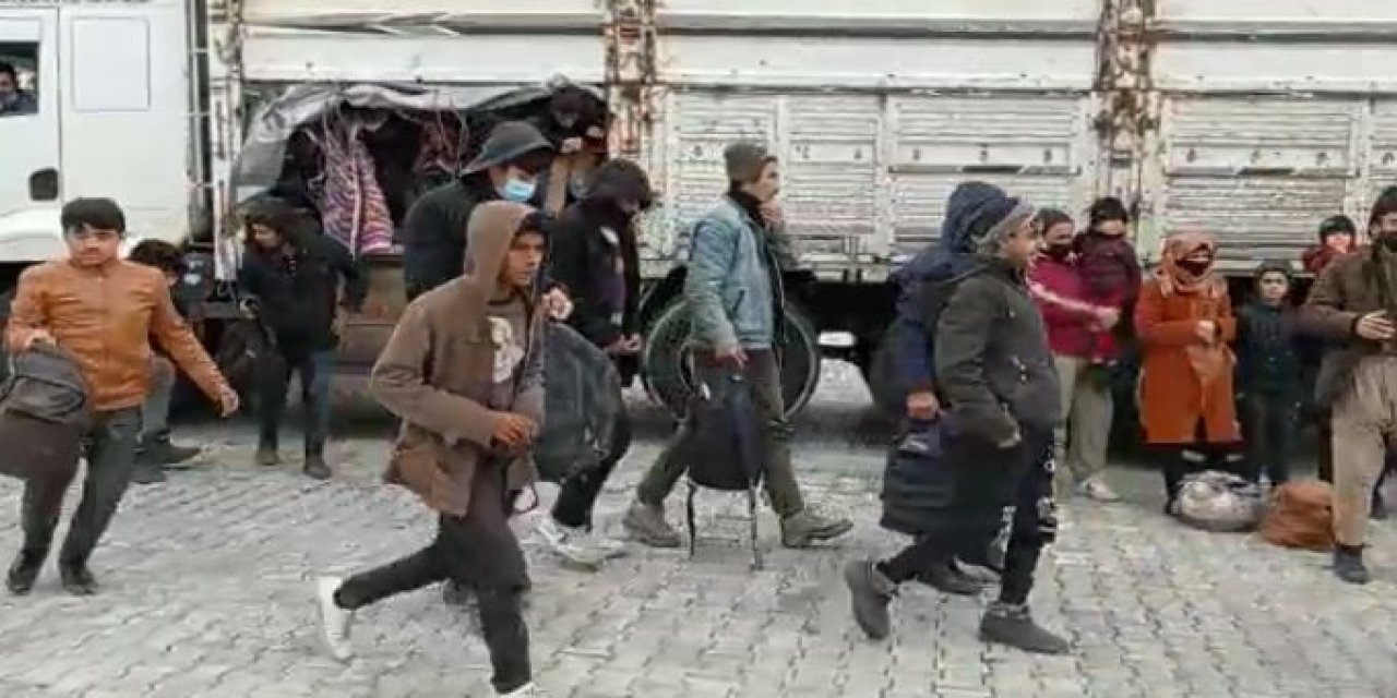 Kamyon Kasasında 112 Düzensiz Göçmen Yakalandı