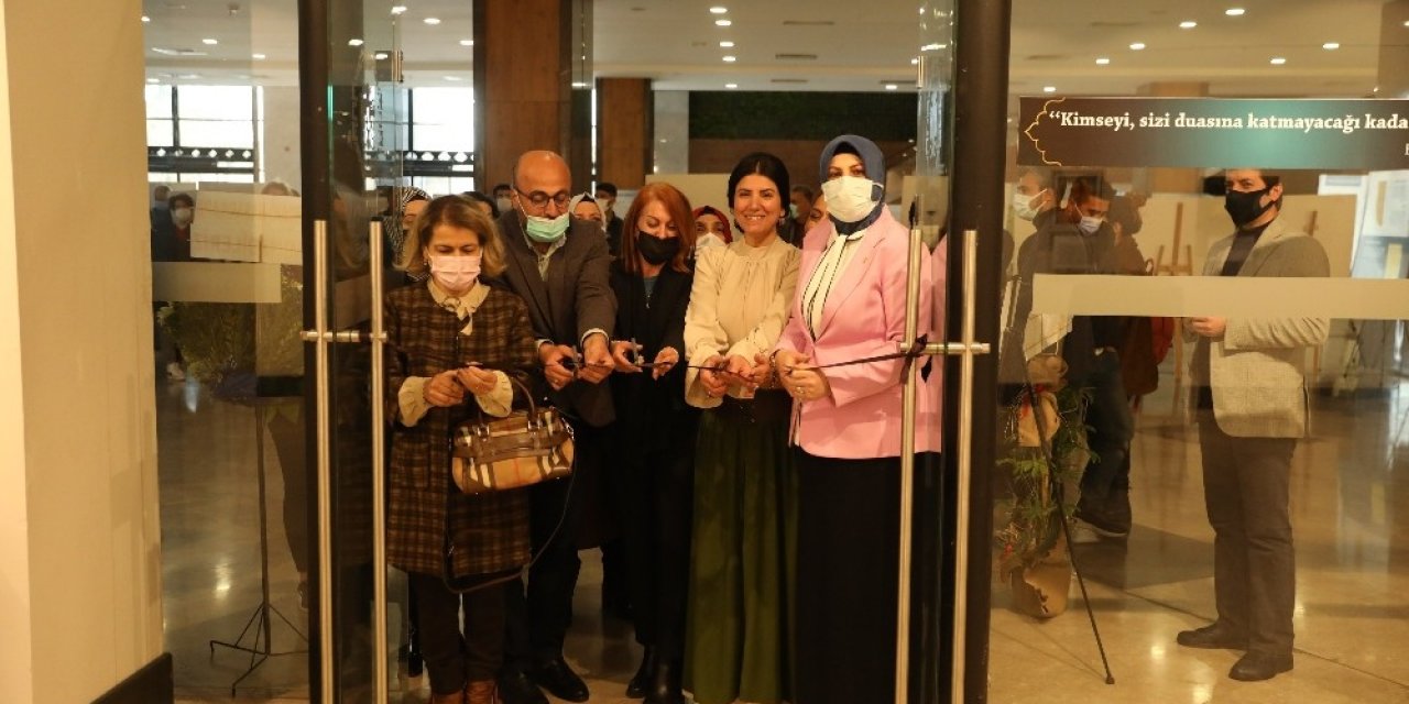 Diyarbakır’da ’tarihe İz Bırakan Kadınlar’ Sergisi