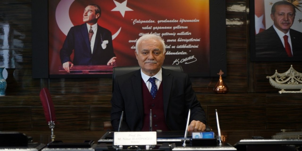 Rektar Nihat Hatipoğlu’ndan Berat Kandili Kutlaması
