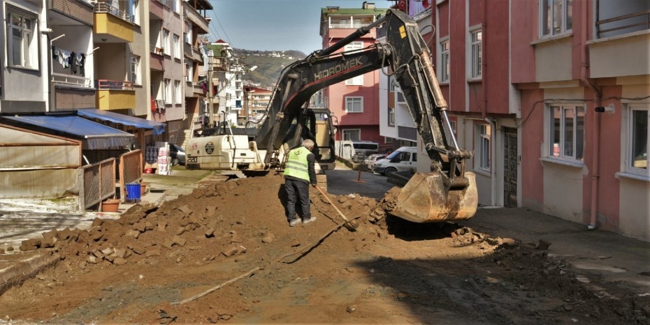 Altınordu’da Altyapı Çalışmaları Sürüyor