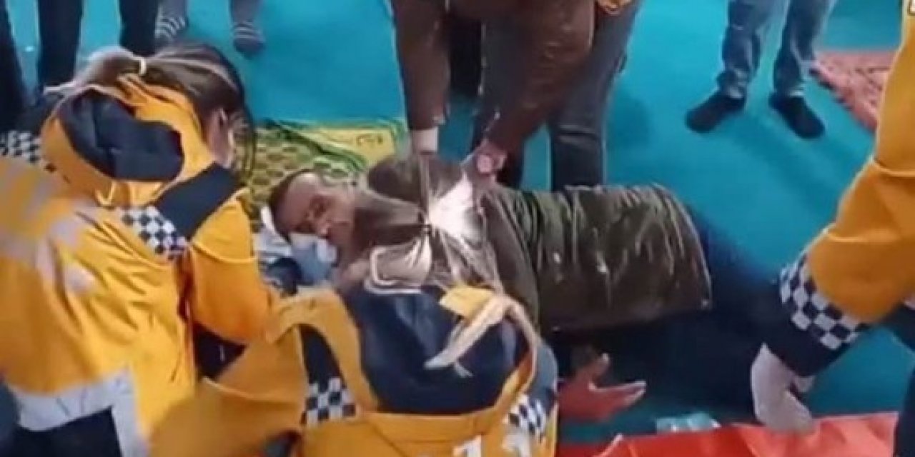 Hutbeyi Dinlediği Esnada Kanlar İçerisinde Yere Yığıldı