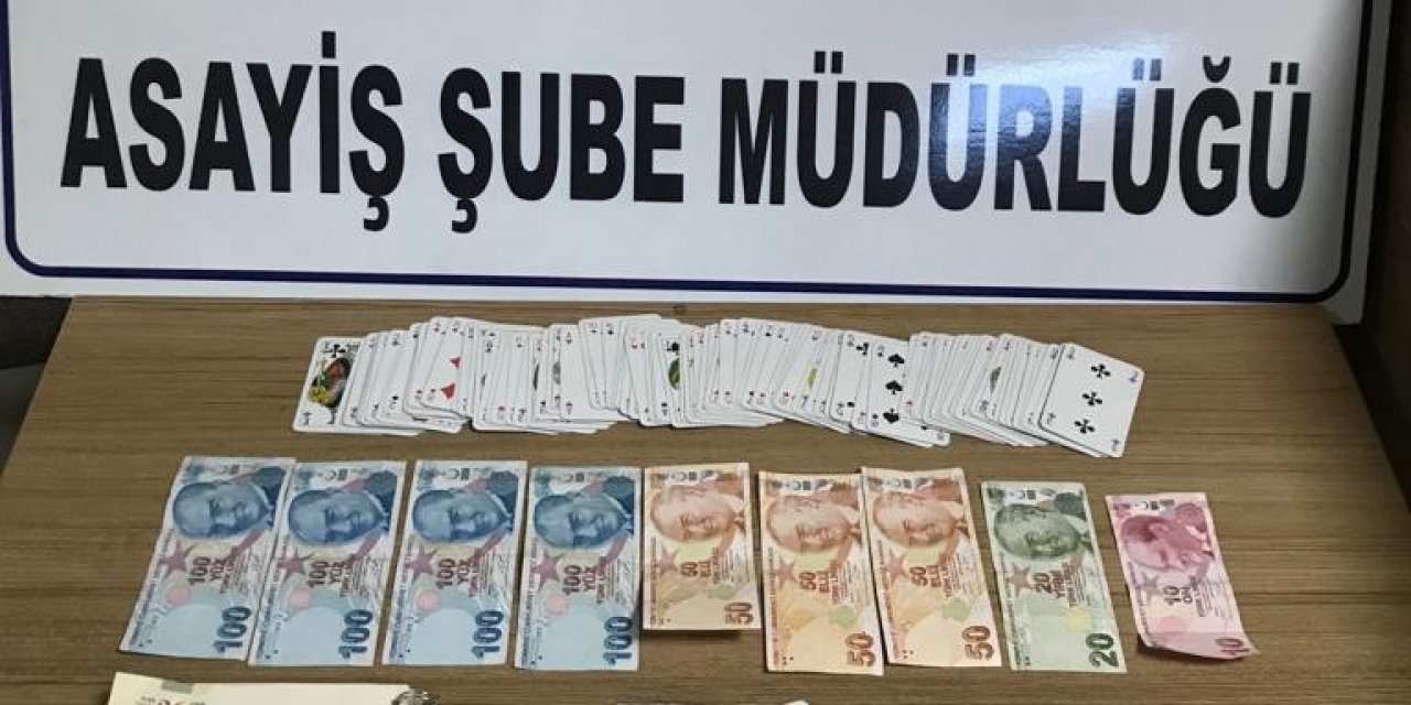 Karabük’te İşyeri Kumarhaneye Çevrildi, 4 Kişi Suçüstü Yakalandı