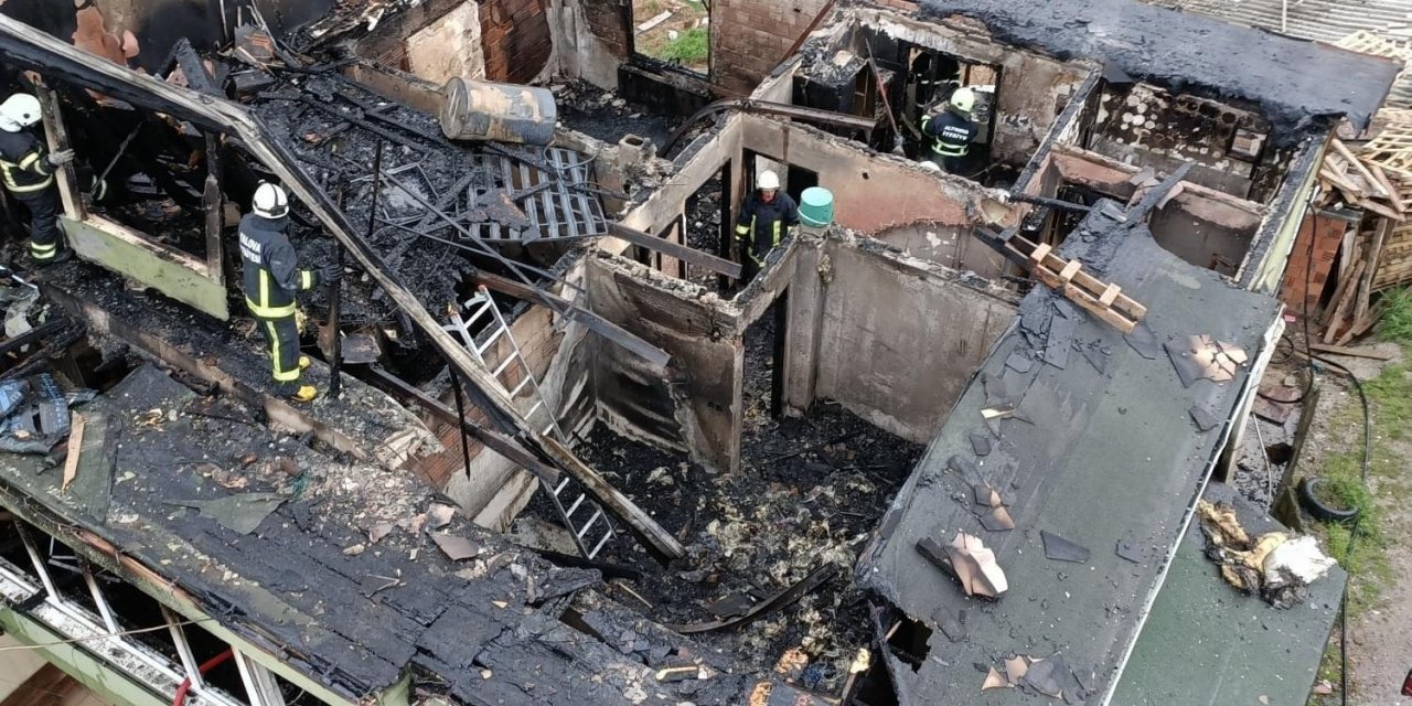 Yalova’da Korkutan Apartman Yangını