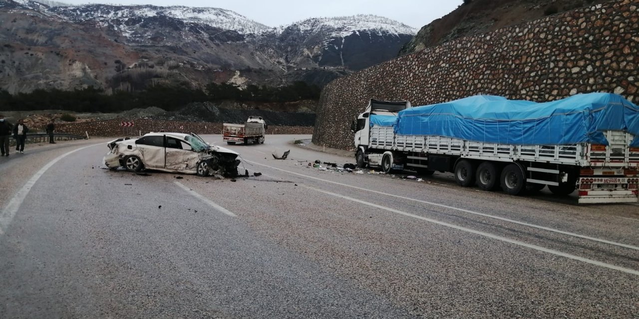 Malatya’da Otomobil İle Tır Çarpıştı: 2 Yaralı