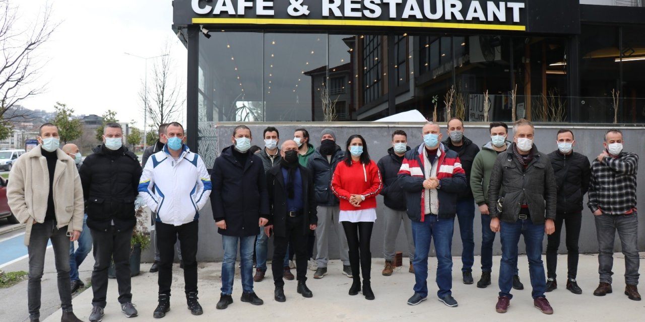 Sakaryalı Kafe Ve Restoran Sahipleri Dükkanlarının Açılmasını İstedi