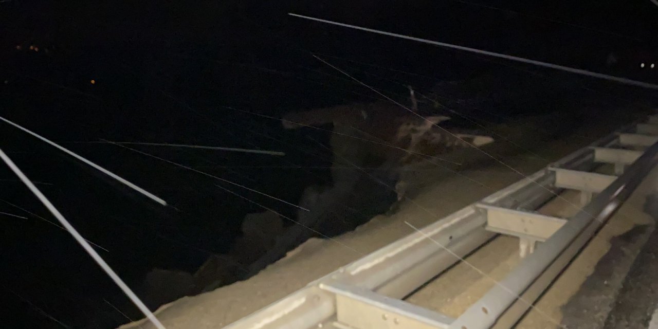 Heyelan Sonrası Kapanan Yolda Ağır Tonajlı Araçların Geçişi Durduruldu