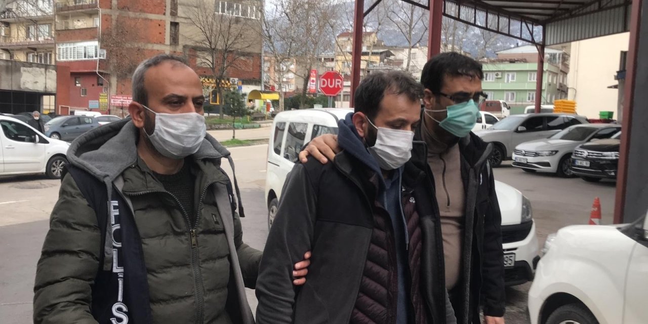 Bursa’da Kaçak Sigara Üretim Tesisine Polis Baskını