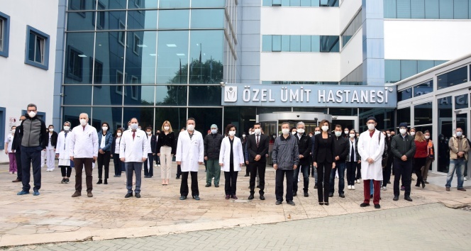 Sağlık çalışanları Atatürk’ü minnetle andı