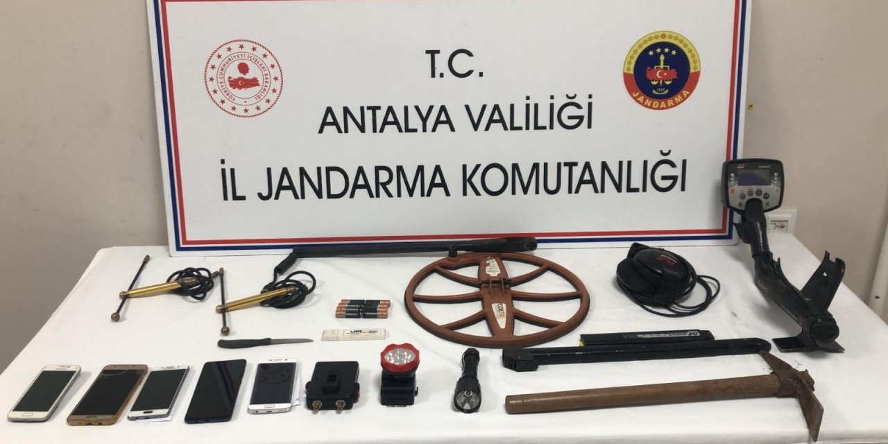 Kemer’de Kaçak Kazı Şüphelileri Yakalandı