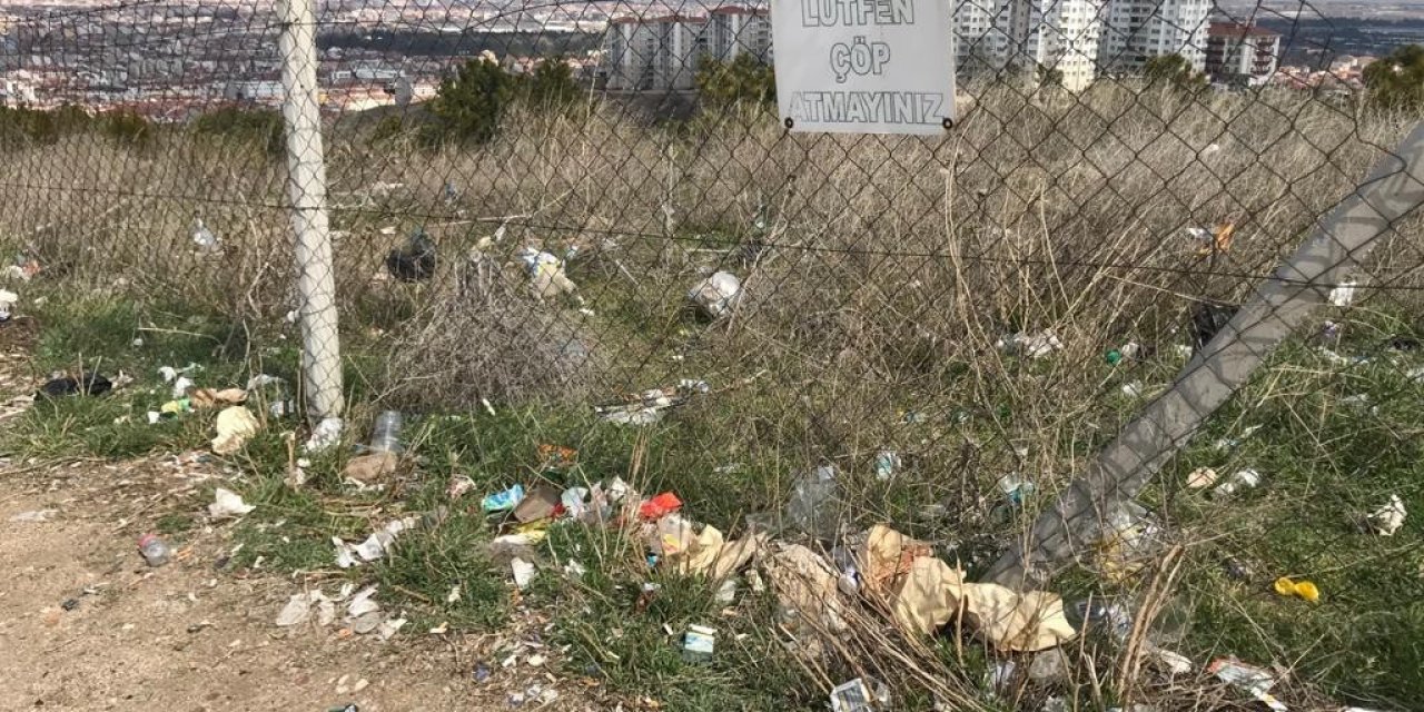 Ormanlık Alana Atılan Çöpler Görenleri Tedirgin Ediyor