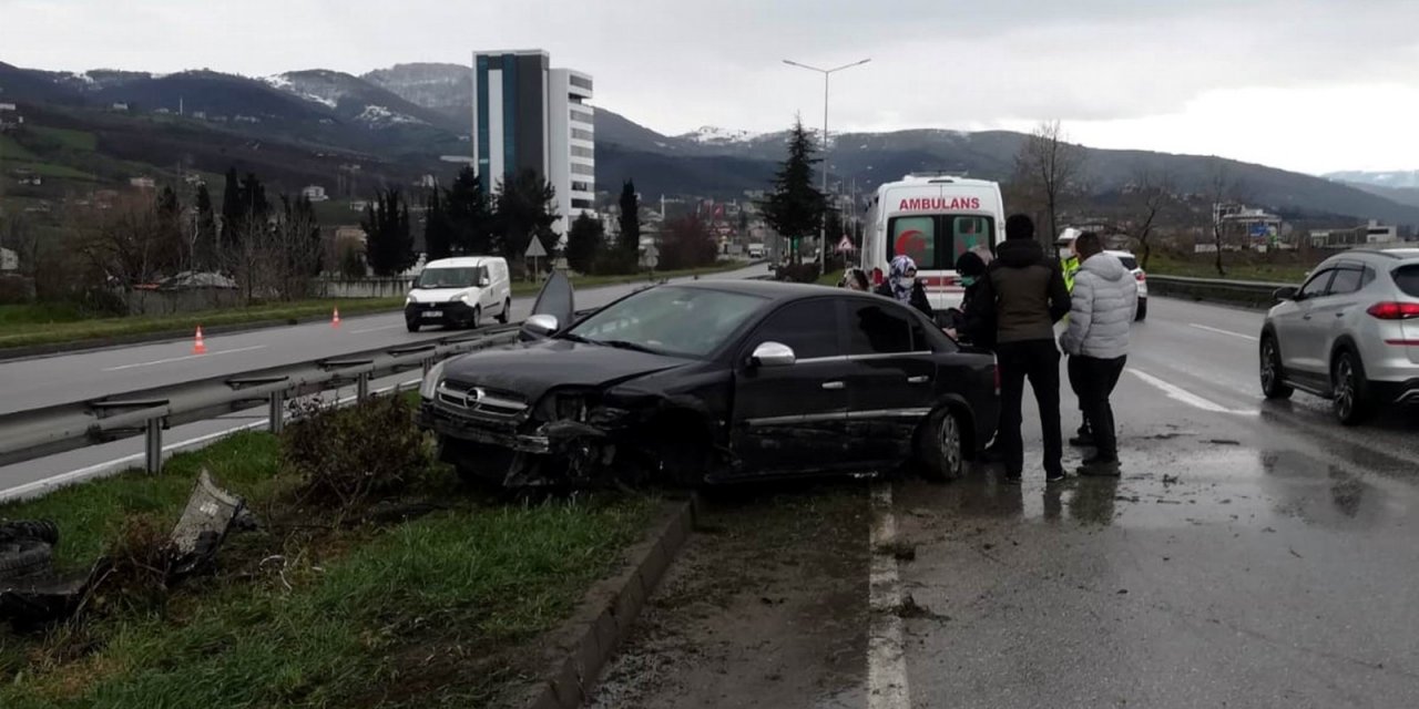 Samsun’da Otomobil Bariye Çarptı: 1 Yaralı