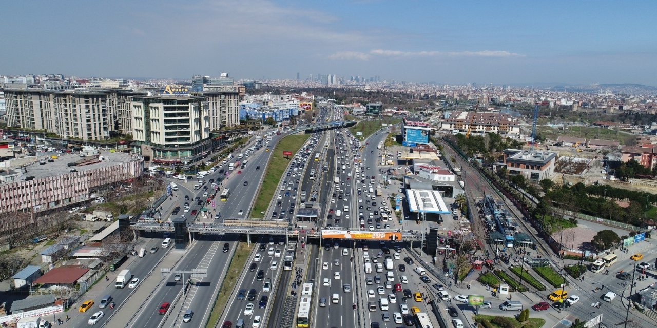 Kısıtlamasız Cumartesi’de İ̇stanbul’da Trafik Yoğunluğu