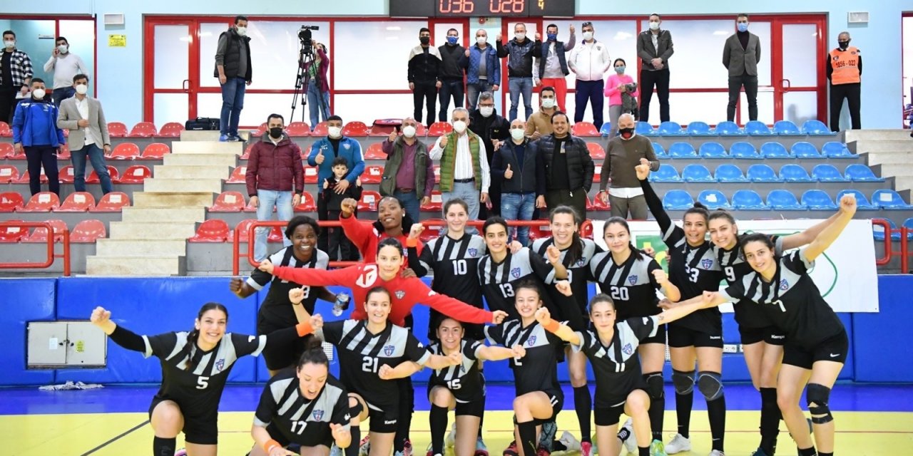 Mavi Kelebekler, Sivas’ı Da Puansız Gönderdi