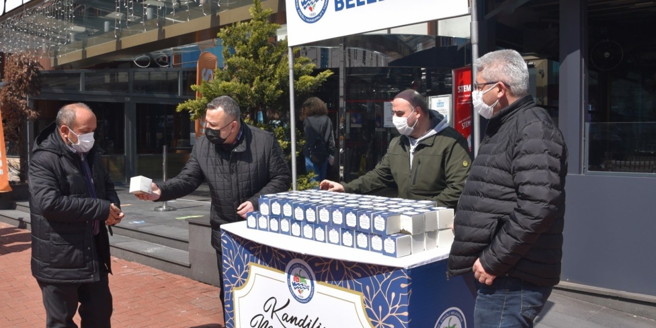 Kdz. Ereğli Belediyesi, Kandil Simidi Dağıttı