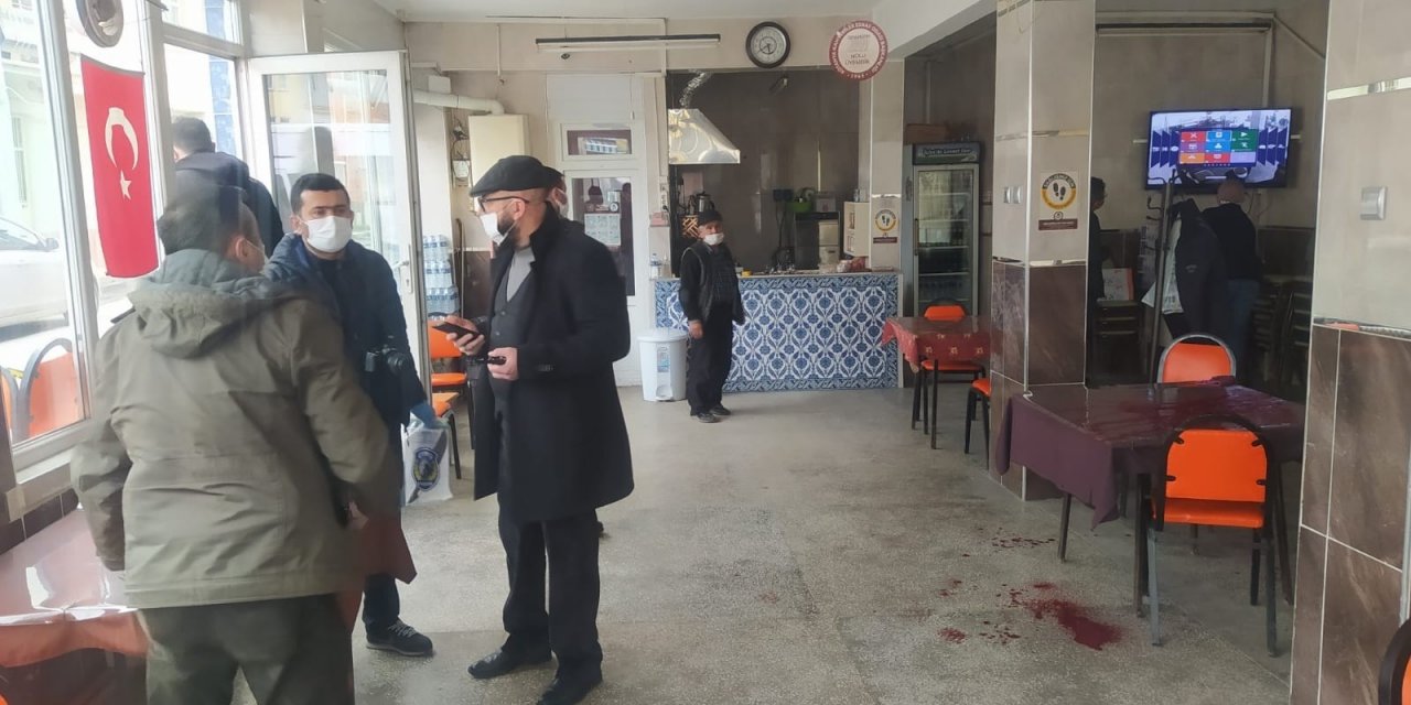 Kıraathanedeki Tartışma Kanlı Bitti: 1 Yaralı