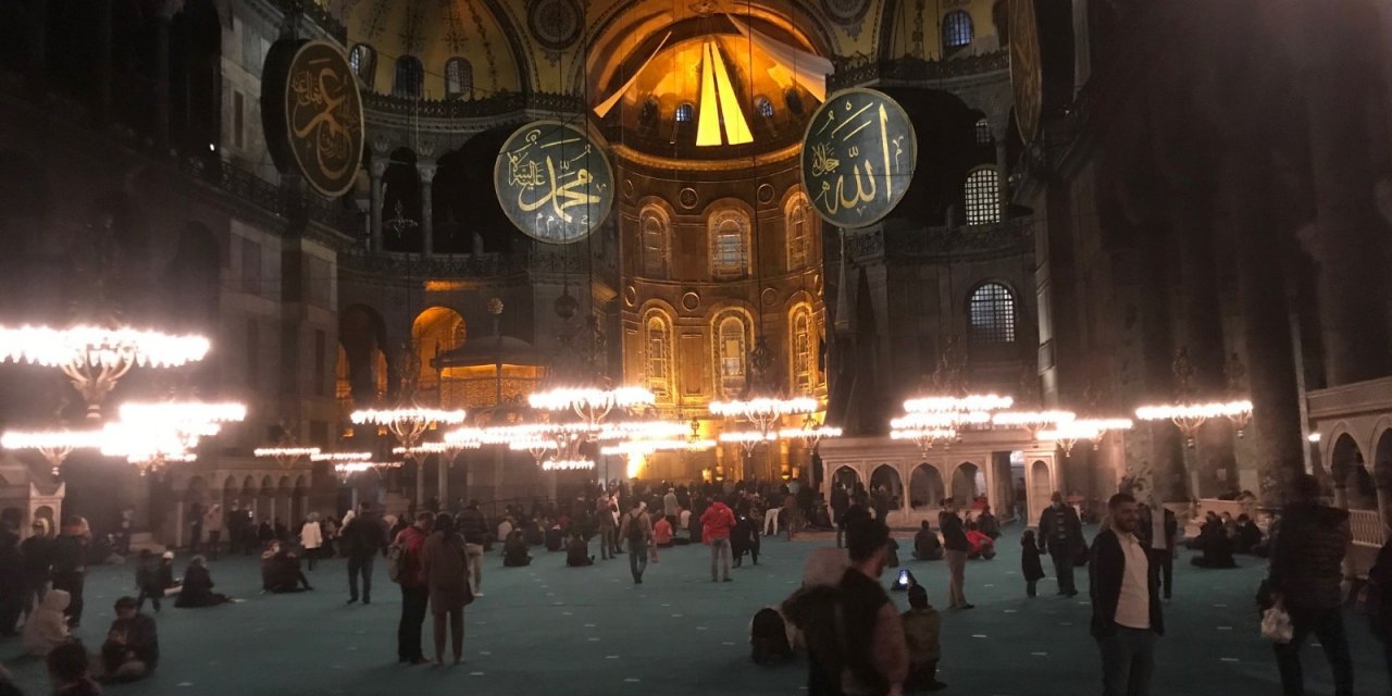 Ayasofya-i Kebir Camii Şerifi’nde Beraat Kandili Sevinci