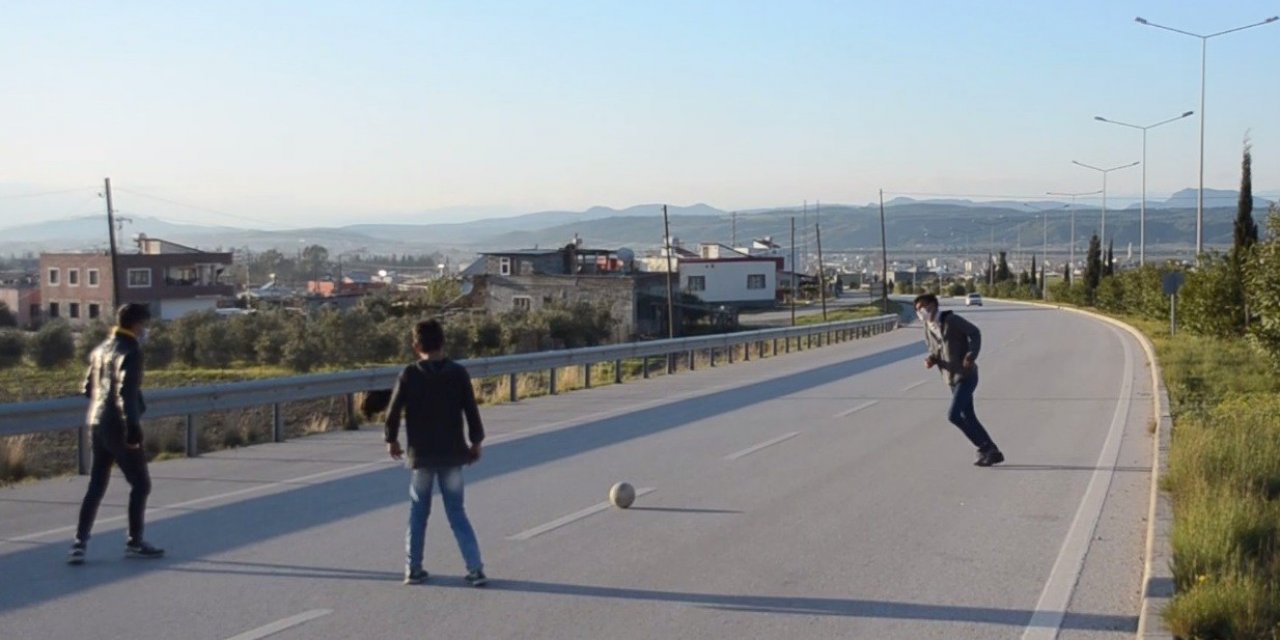 Çocukların Ölümüne Futbol Aşkı