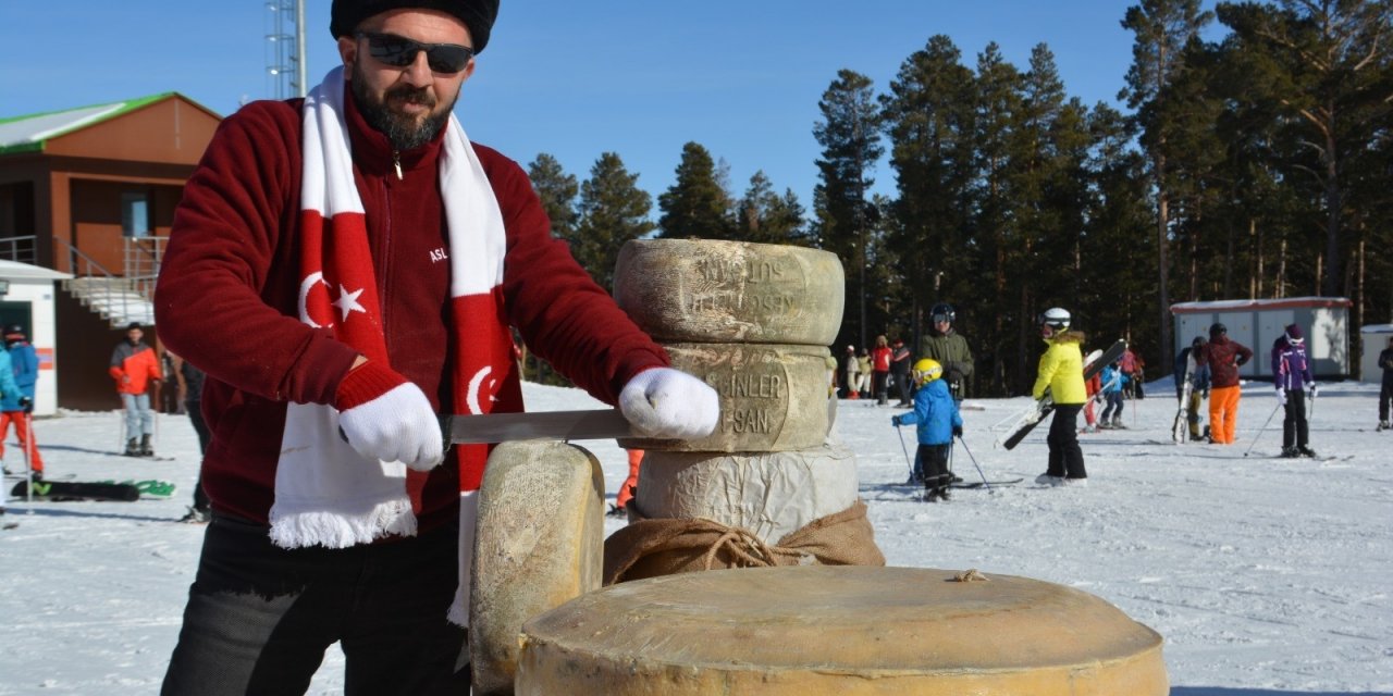 Kars Kaşarı Kayak Merkezinde Görücüye Çıktı
