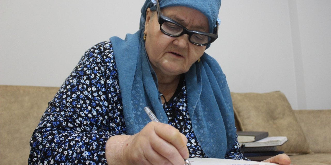 Rüyalarına Şiir Yazdı, Şimdi On Binlerce Kişi İzliyor