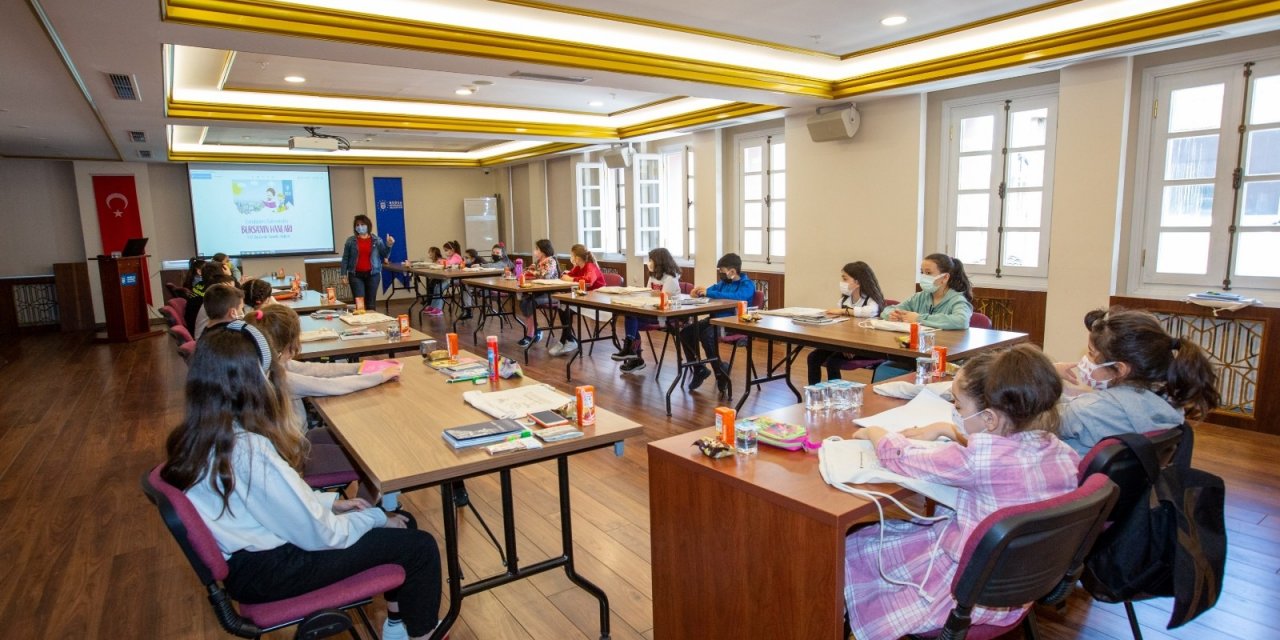 Çocukların Kaleminden Tarihi Hanlar