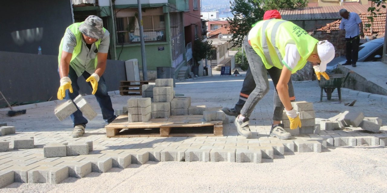 Bayraklı ‘da 24 Mahalleye 43 Bin Metrekare Kilit Parke