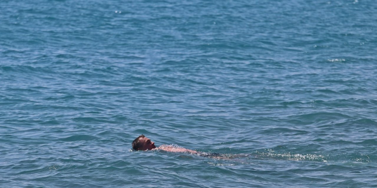 Mart Ayının Sonlarında Turistlerin Kısıtlamasız Deniz Keyfi