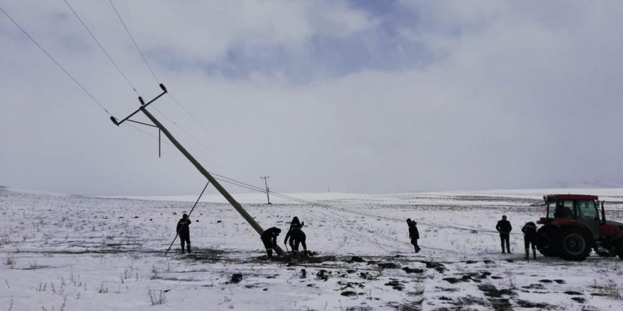 Fırtına Enerji Nakil Hatlarına Zarar Verdi