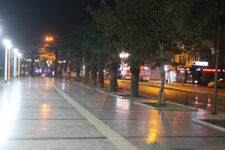 56 Saatlik Yasak Başladı, Aydın Sokakları Boş Kaldı