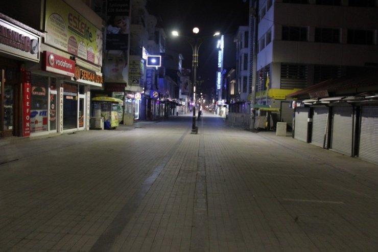 Ağrı’da Cadde Ve Sokaklarda Sessizlik Hakim