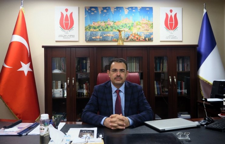 Fransa İçişleri Bakanı Darmanin, Ülkedeki 76 Camiye Yapılacak Denetimlerin Başladığını Açıkladı