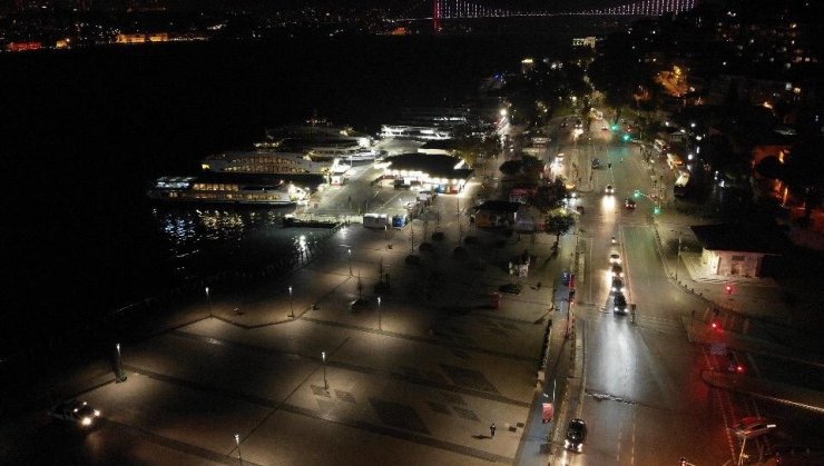İstanbul’da 56 Saatlik Kısıtlama Başladı: Meydanlar Sessizliğe Büründü