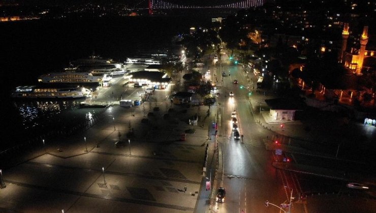 İstanbul’da 56 Saatlik Kısıtlama Başladı: Meydanlar Sessizliğe Büründü