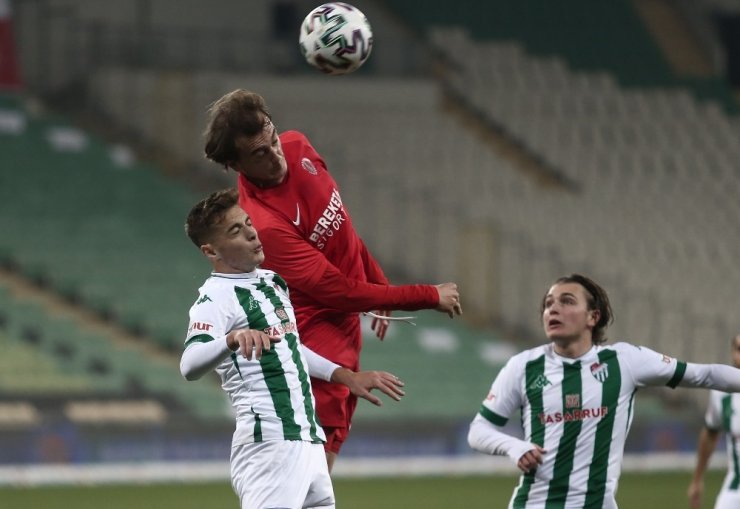 Tff 1. Lig: Bursaspor: 0 - Ümraniyespor: 1 (ilk Yarı)